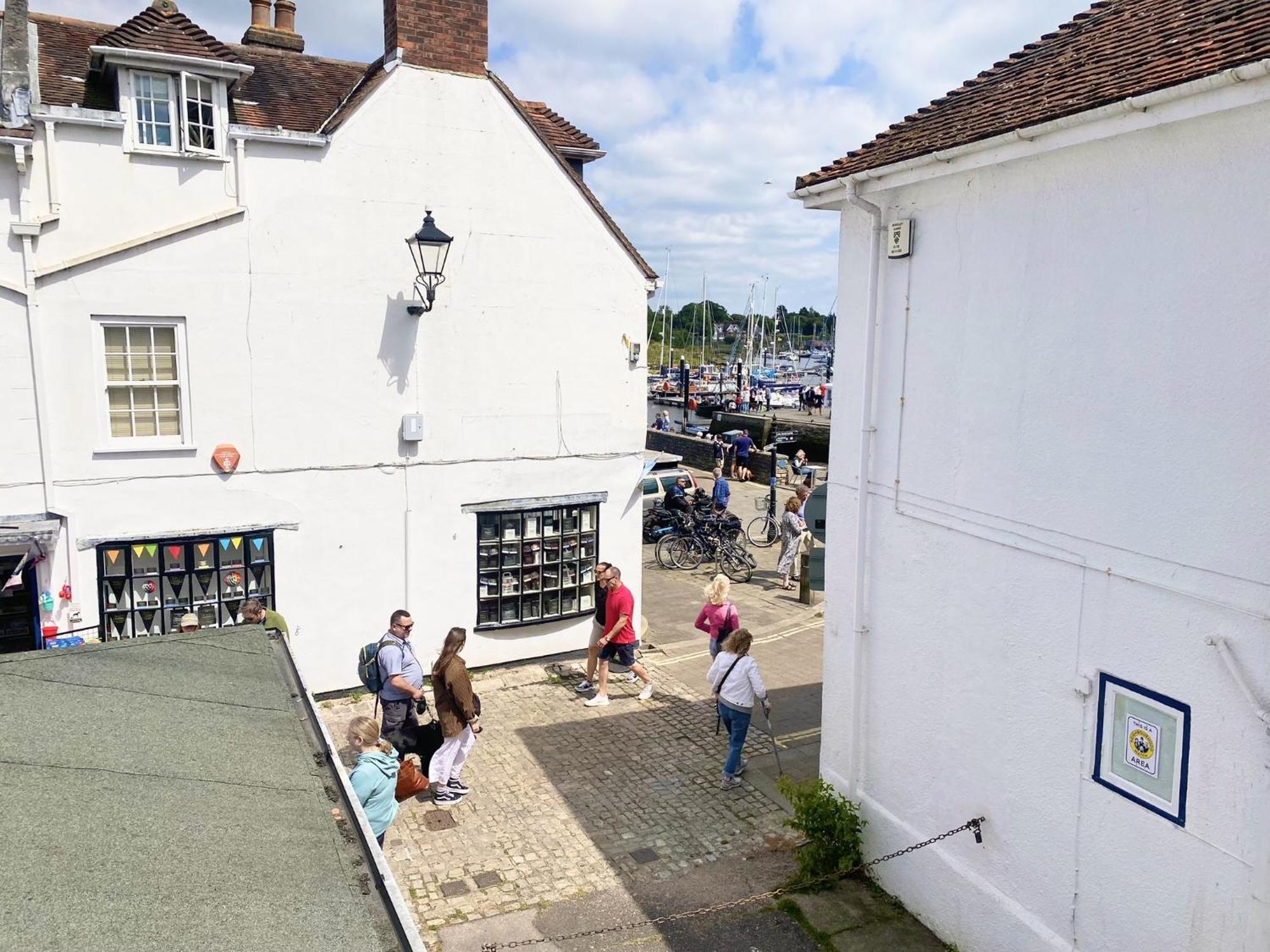 Stylish Cottage With Quay And River View Lymington Kültér fotó