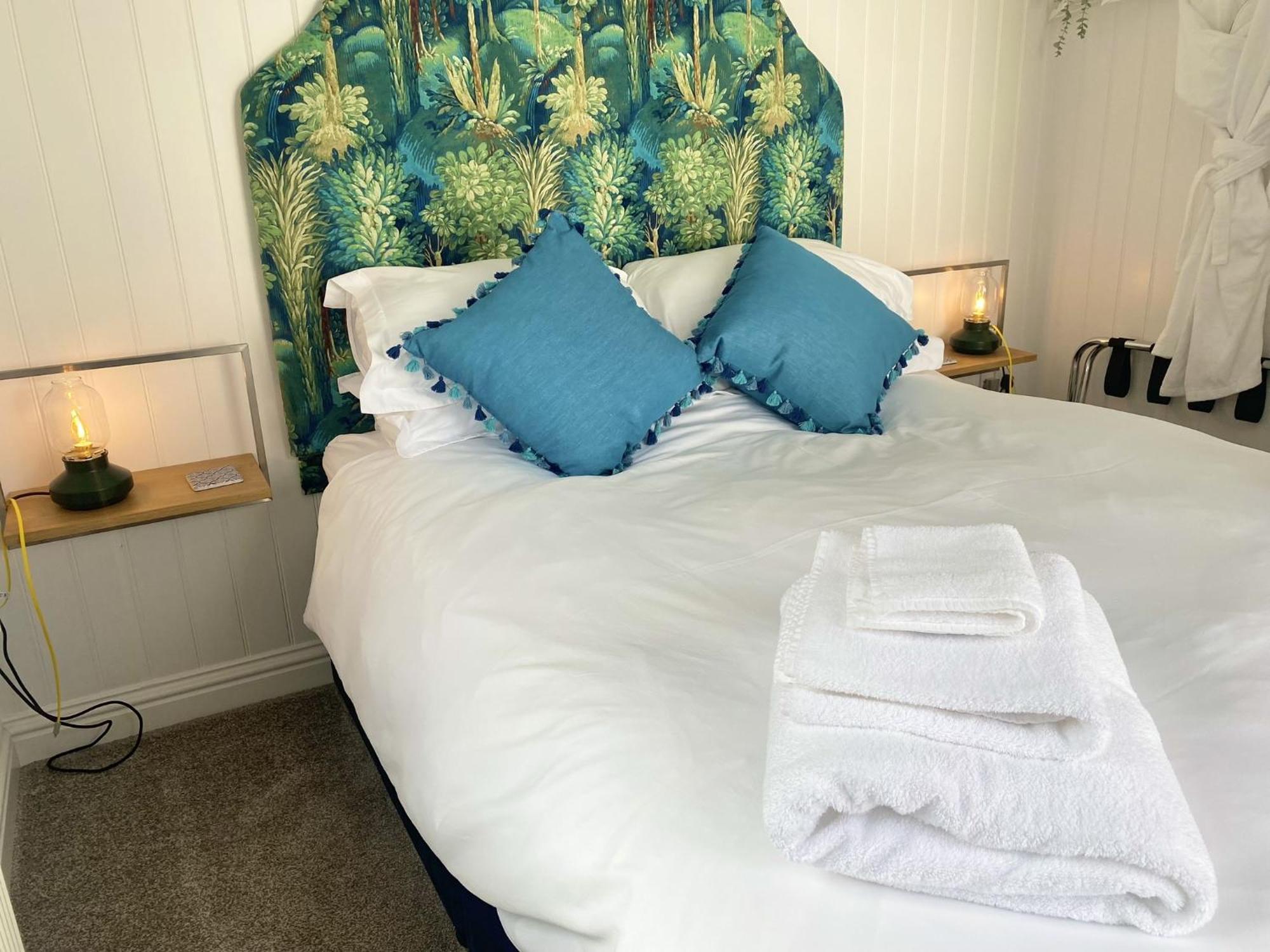 Stylish Cottage With Quay And River View Lymington Kültér fotó
